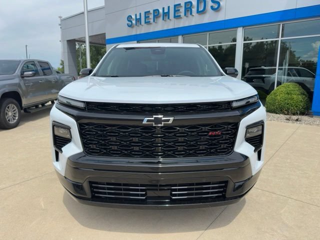New 2026 Polar White Tricoat Chevrolet RS image 3