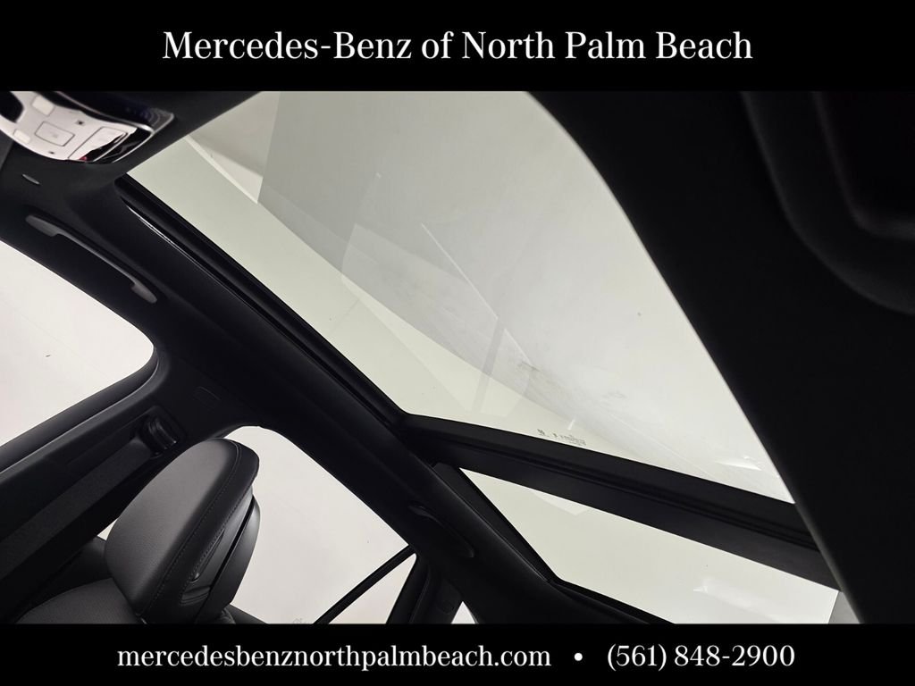 New 2026 Polar White Mercedes-Benz GLC 300 image 10