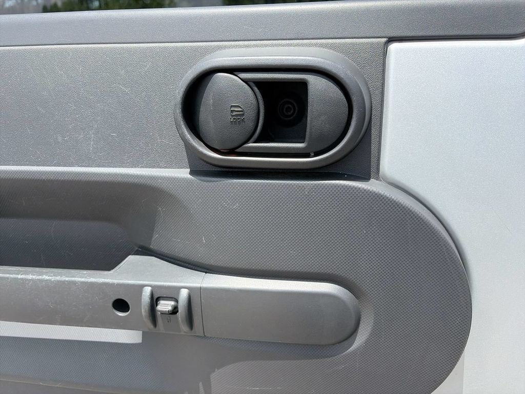 Used 2008 Silver Jeep Unlimited X image 13