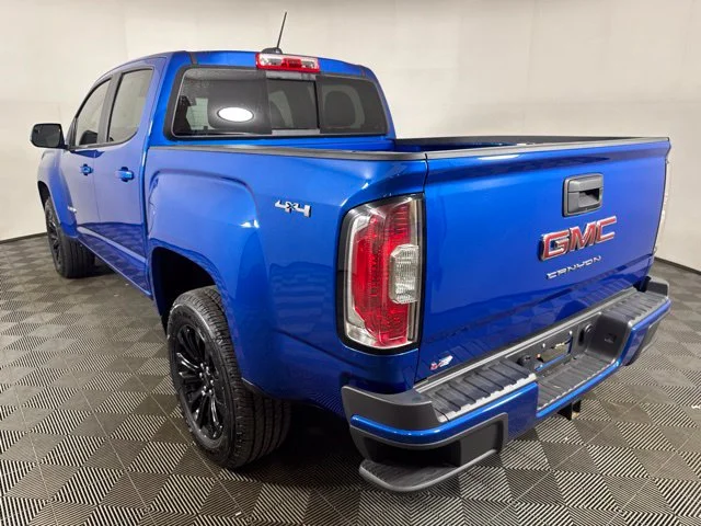 Used 2022 Blue Metallic GMC Elevation image 6