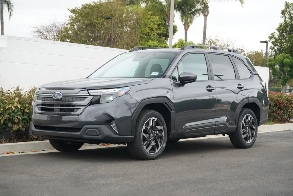 2026 Subaru Forester Premium Hybrid's photo