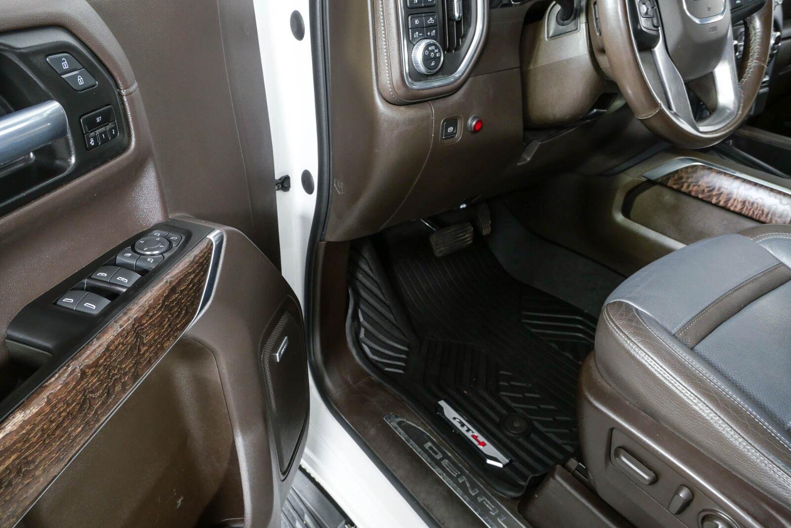 Used 2021 White GMC Denali image 8