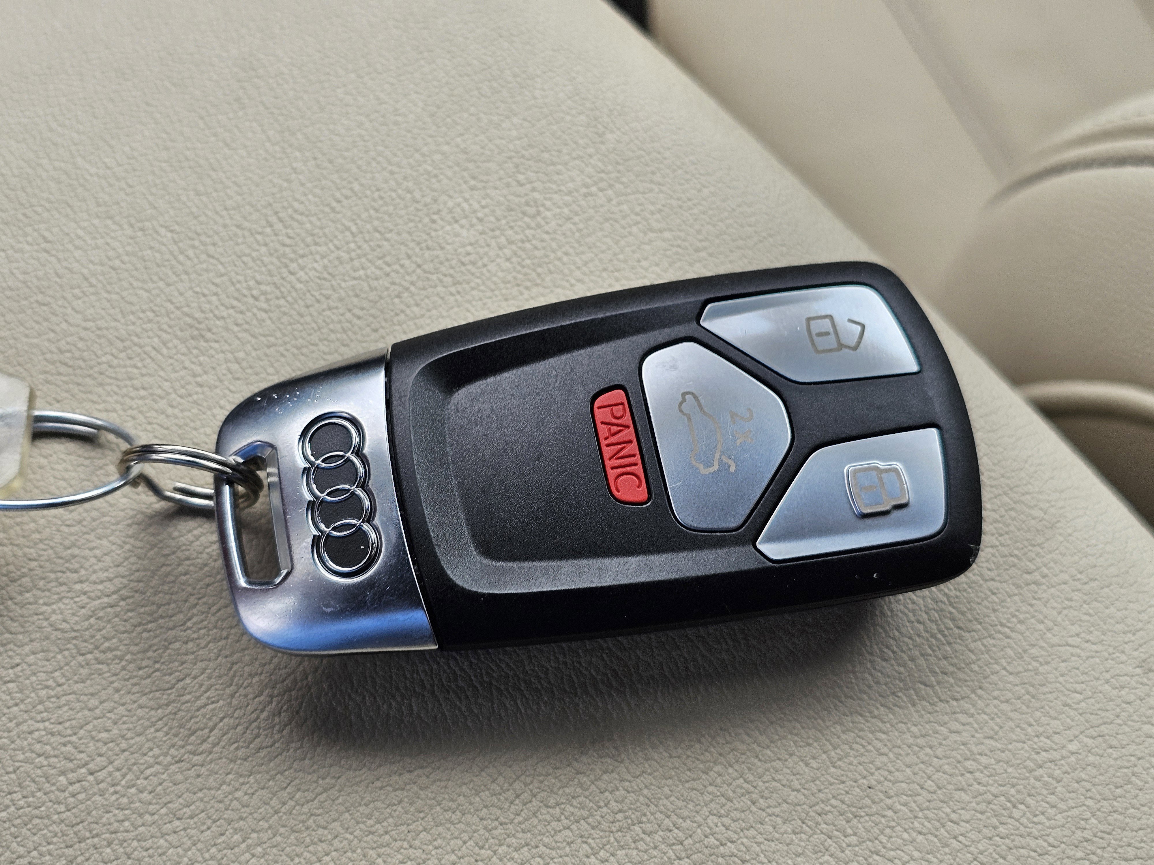 Used 2025 Daytona Gray Pearl Effect Audi S line Premium Plus image 31