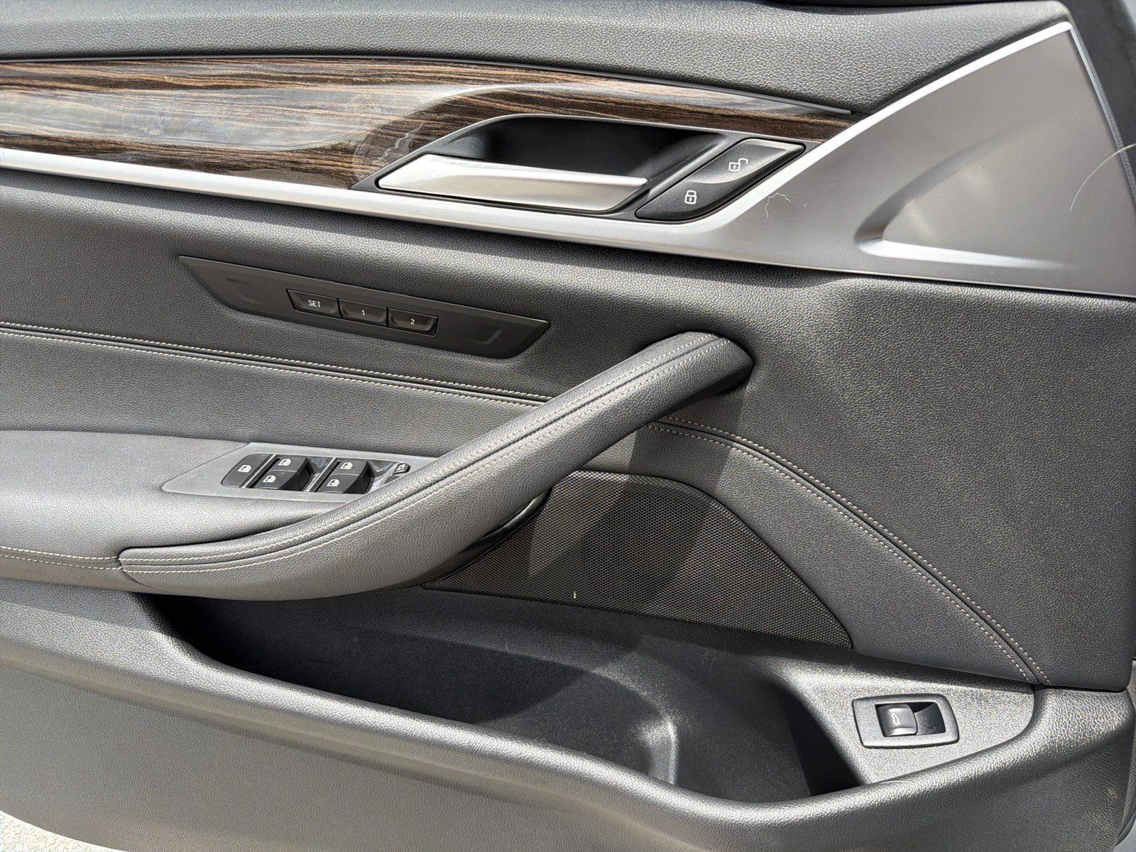 Used 2023 Skyscraper Grey Metallic BMW 540i image 25