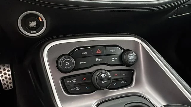 Used 2020 Red Dodge SXT image 29