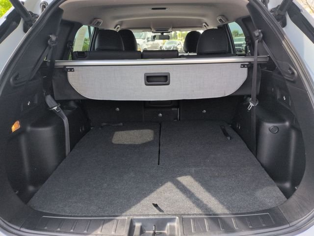 Used 2023  Mitsubishi SE Black Edition image 24