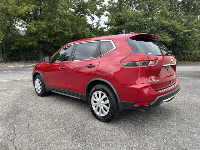 Used 2017 Red Nissan S image 7