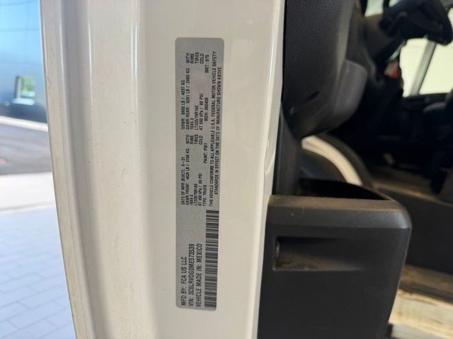 Used 2014 White Freightliner Base image 15