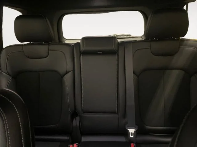 New 2026 Baltic Gray Metallic Clear-Coat Exterior Paint Jeep Altitude image 13