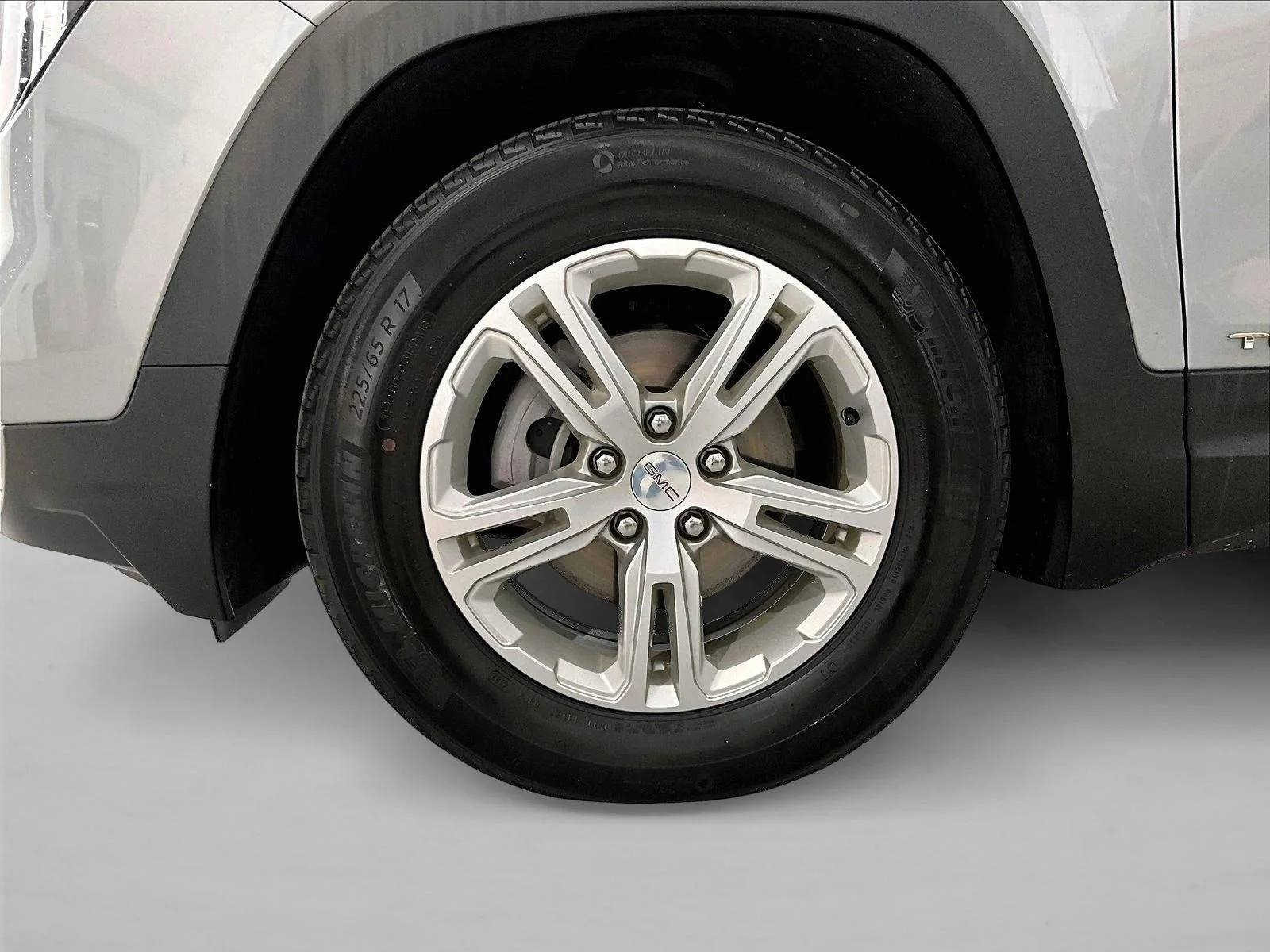 Used 2023 Sterling Metallic GMC SLE image 10