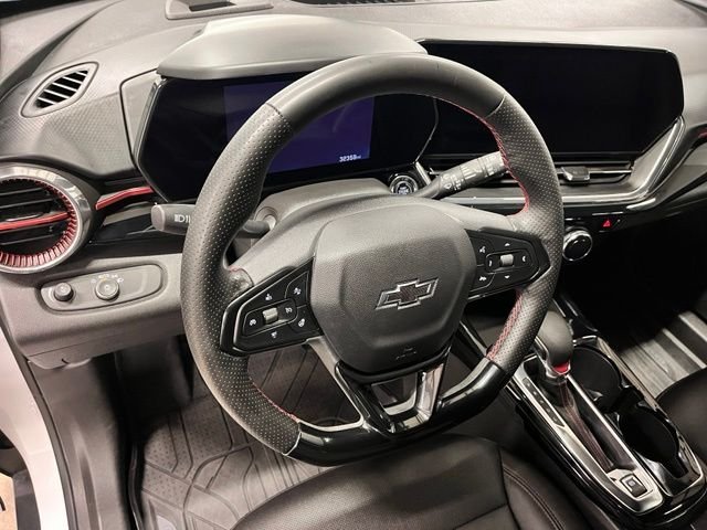 Used 2025 White Chevrolet 2RS image 16