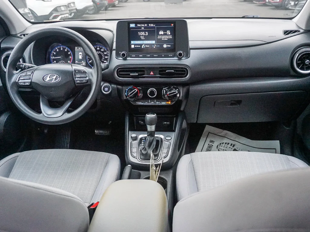 Used 2023 White Hyundai SEL image 15