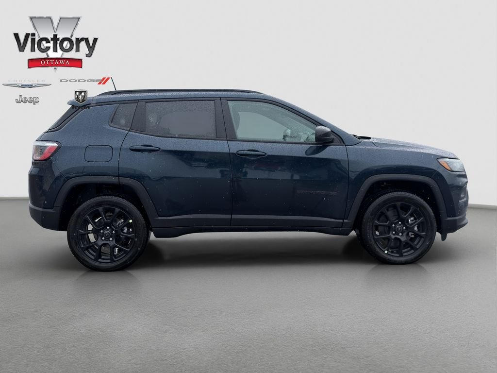 New 2026 Fathom Blue Pearl-Coat Exterior Paint Jeep Latitude image 7