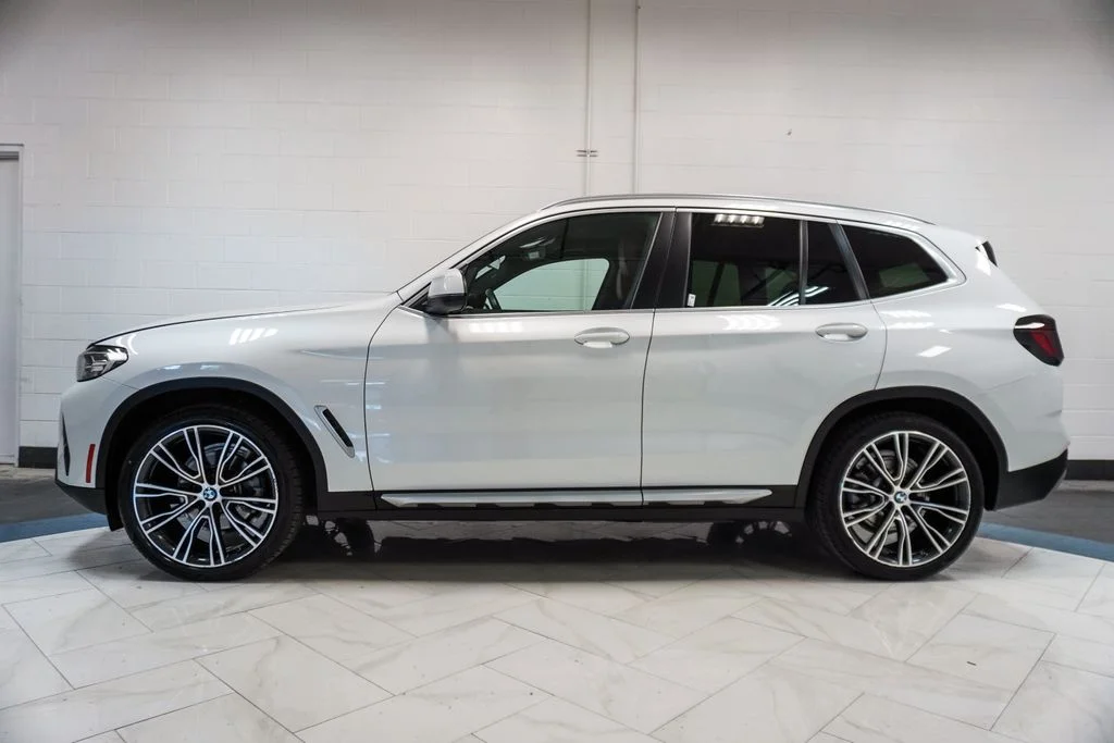 Used 2023 White BMW xDrive30i image 36