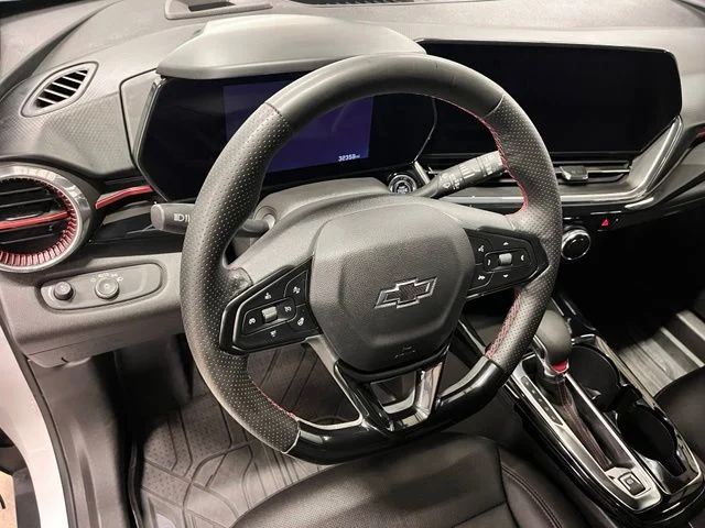 Used 2025 White Chevrolet 2RS image 16