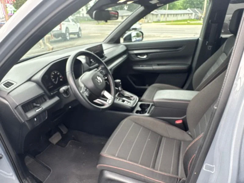 Used 2025  Honda Sport image 12