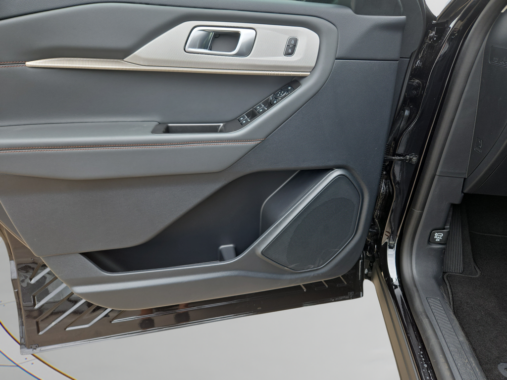 New 2026 Agate Black Metallic Ford Active image 15