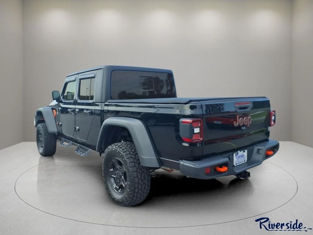 Used 2022 Black Jeep Mojave image 5