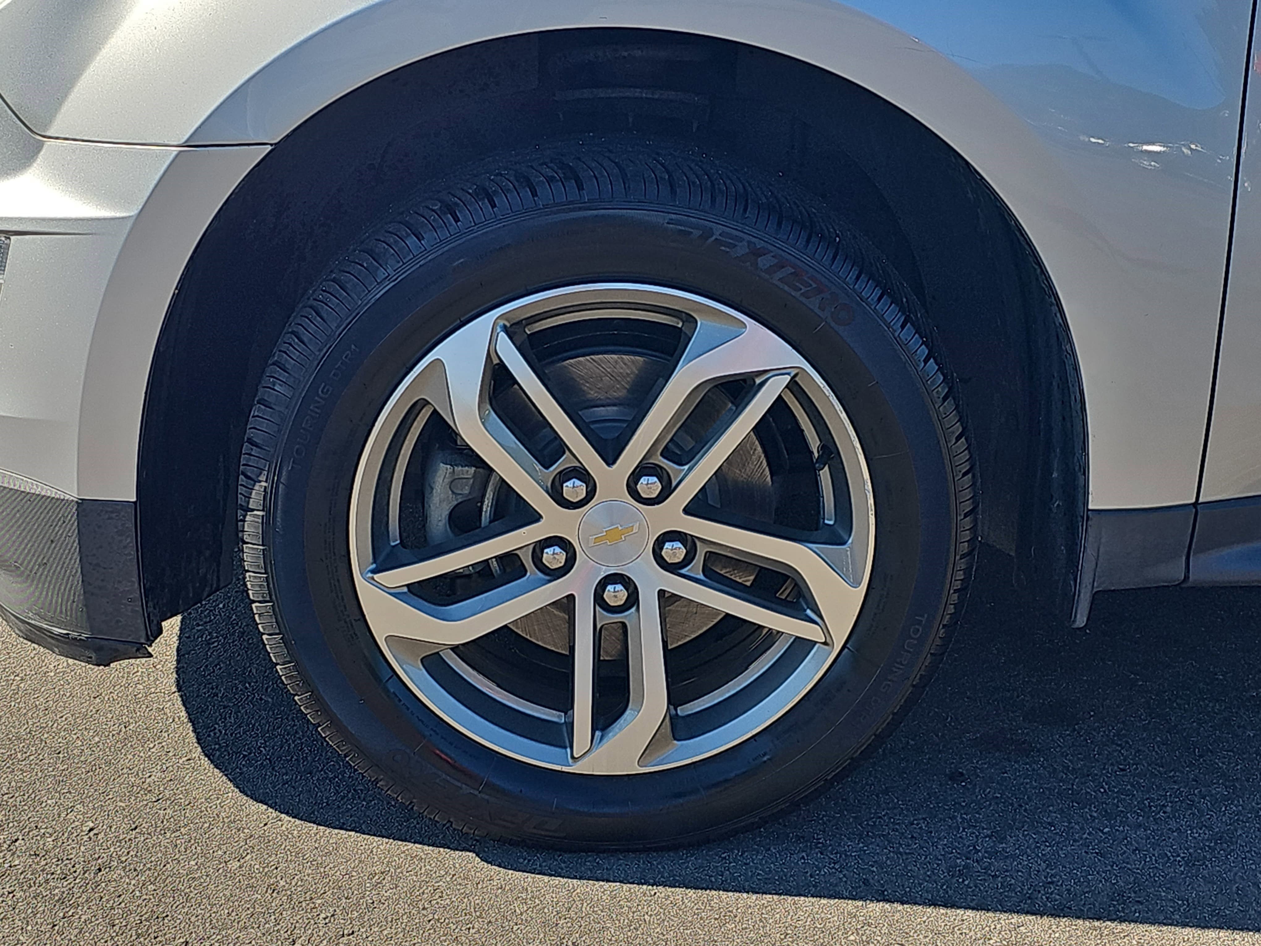 Used 2017 Silver Ice Metallic Chevrolet Premier image 25