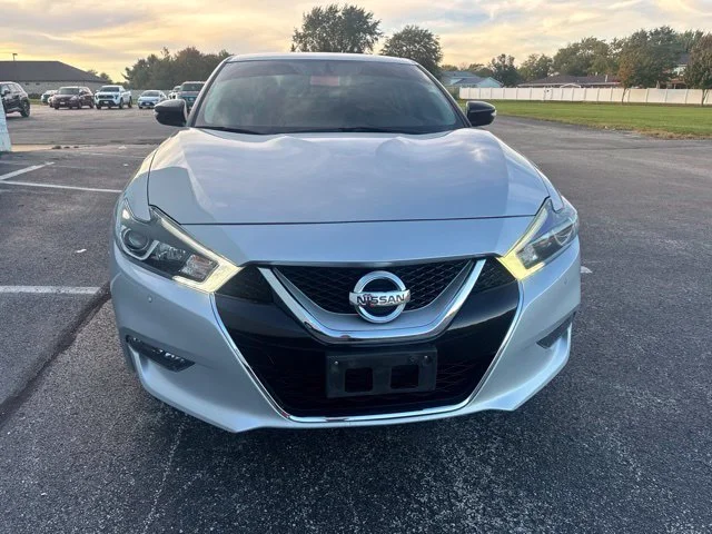 Used 2017 Silver Nissan 3.5 SV image 9