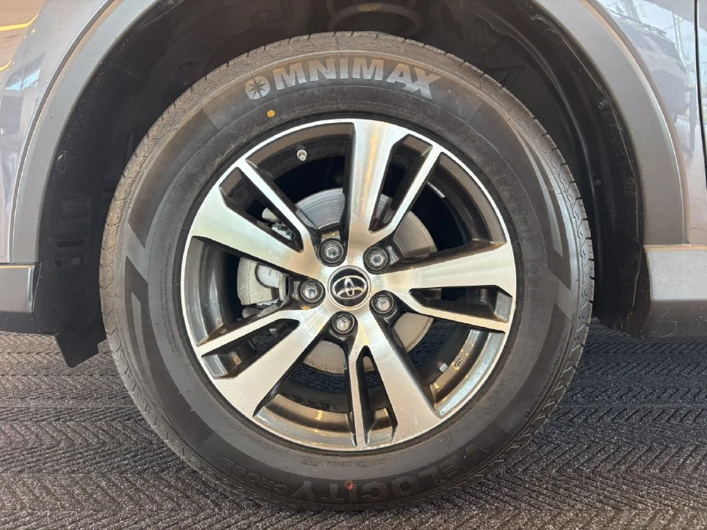 Used 2017 Gray Toyota XLE image 12