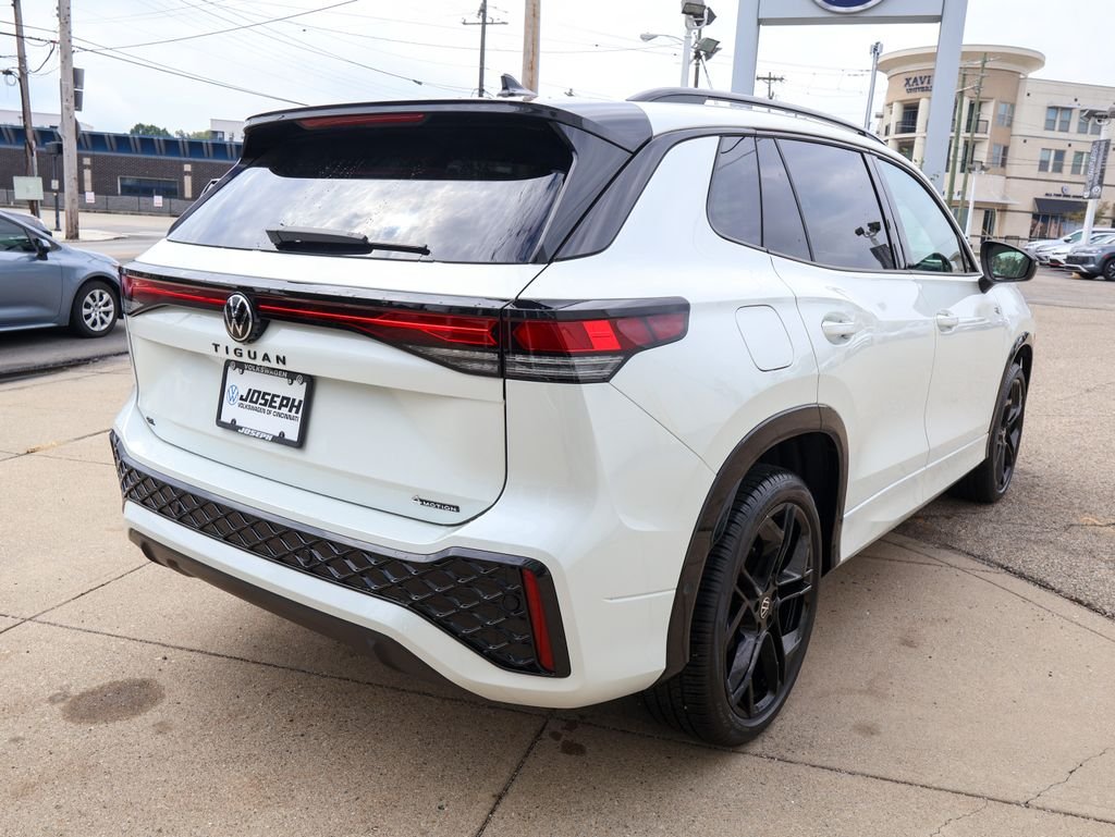 New 2026 White Volkswagen 2.0T SE R-Line Black image 5