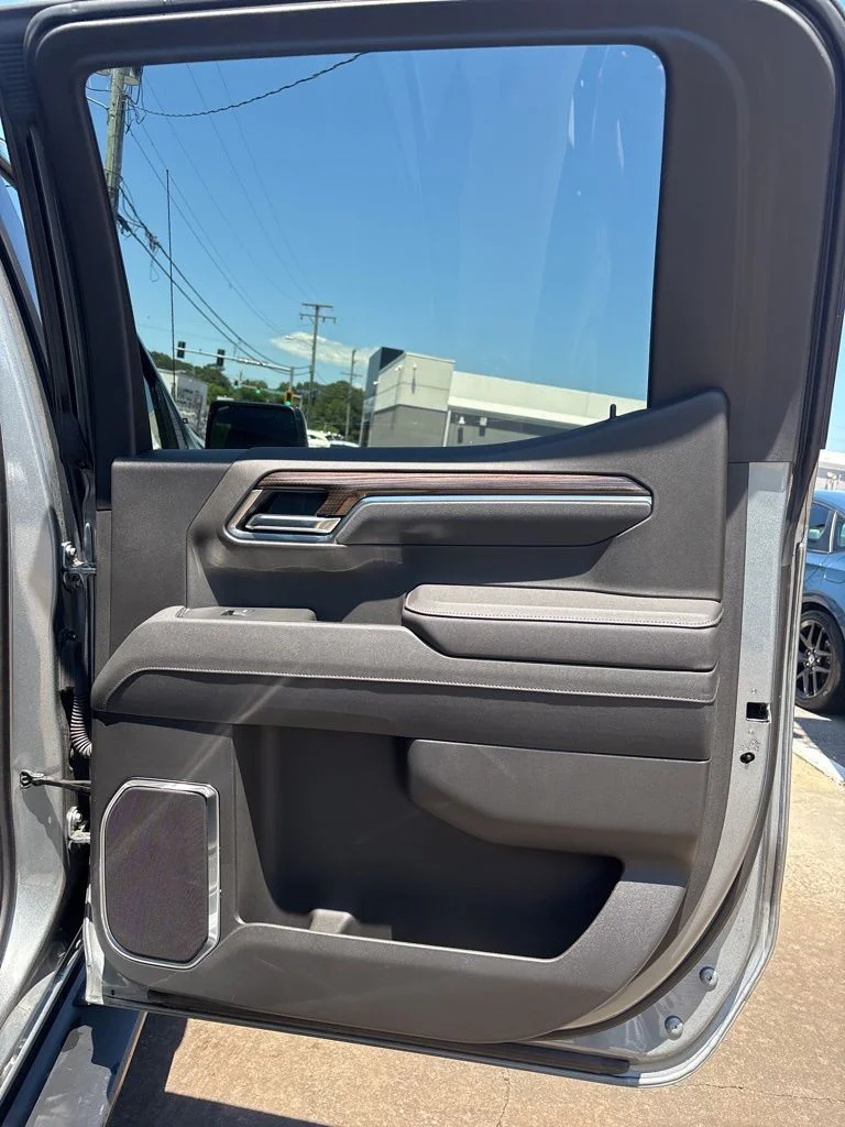 Used 2025 Gray Chevrolet RST image 20