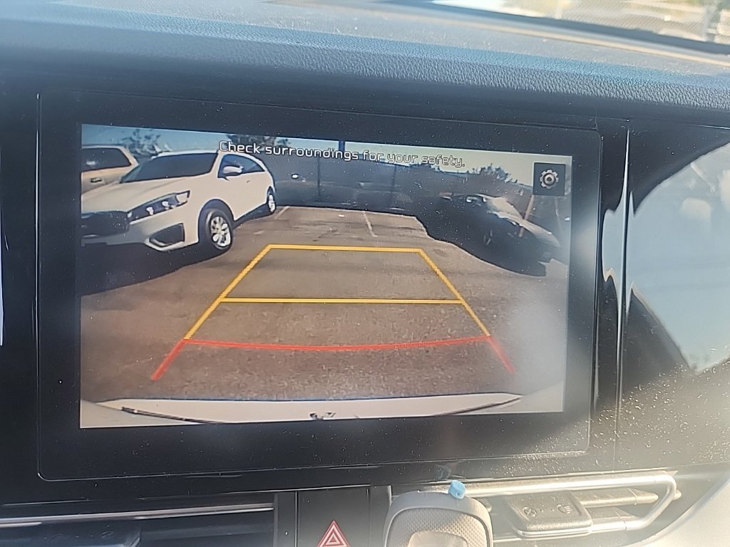 Used 2022 Snow White Pearl Kia LX image 23
