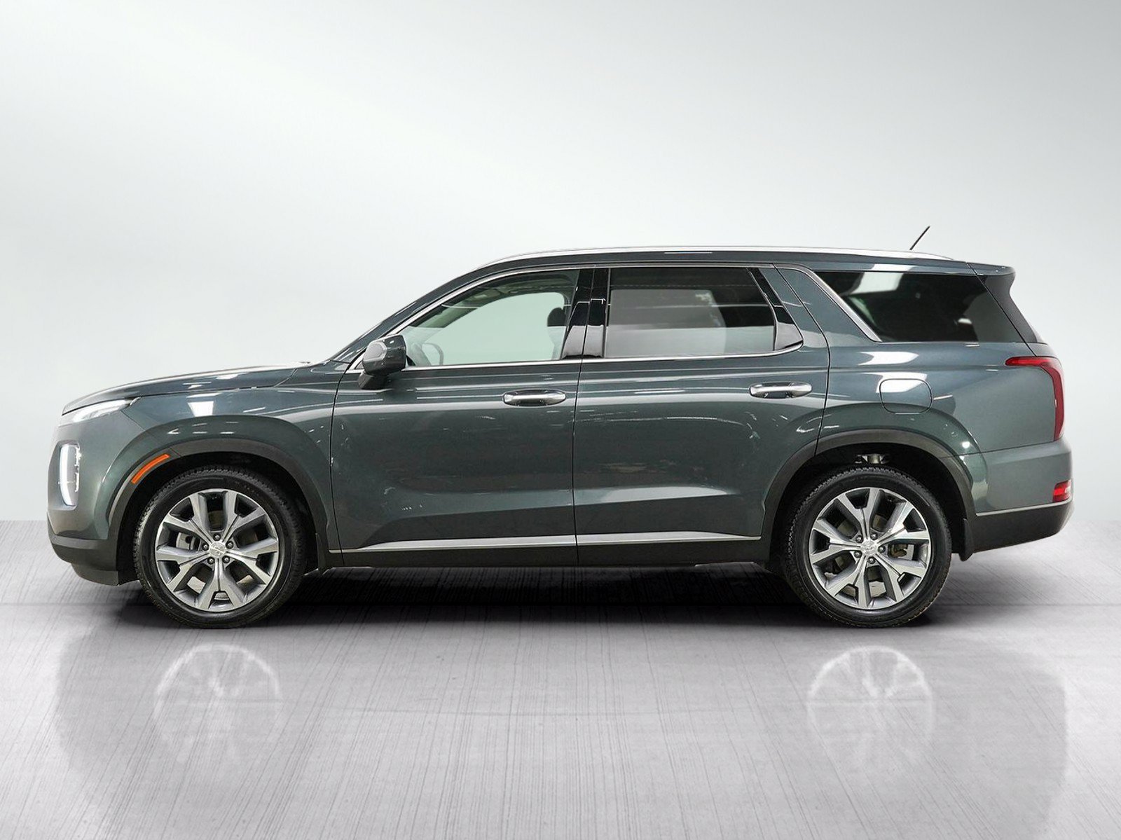 Used 2020 Rainforest Hyundai SEL AWD image 2
