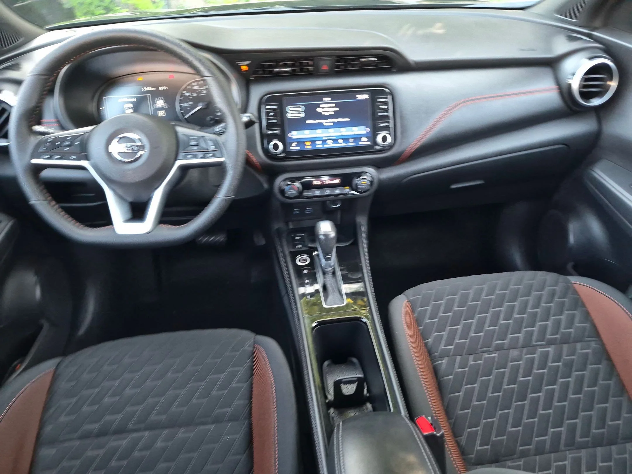Used 2021 Super Black Nissan SR image 21