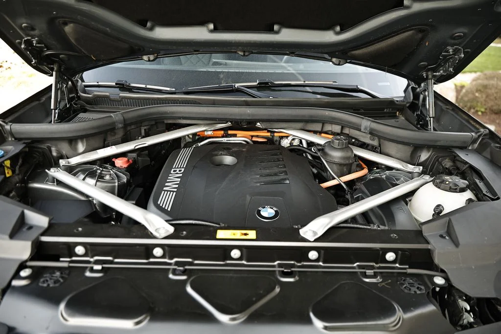 Used 2024 Skyscraper Gray Metallic BMW xDrive50e image 31