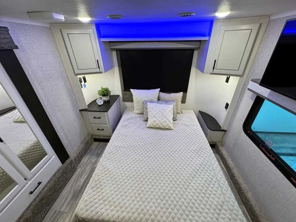Used 2024 WHITE JAYCO  image 39