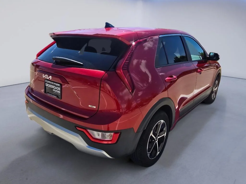 Used 2025 Runway Red Kia LX image 6