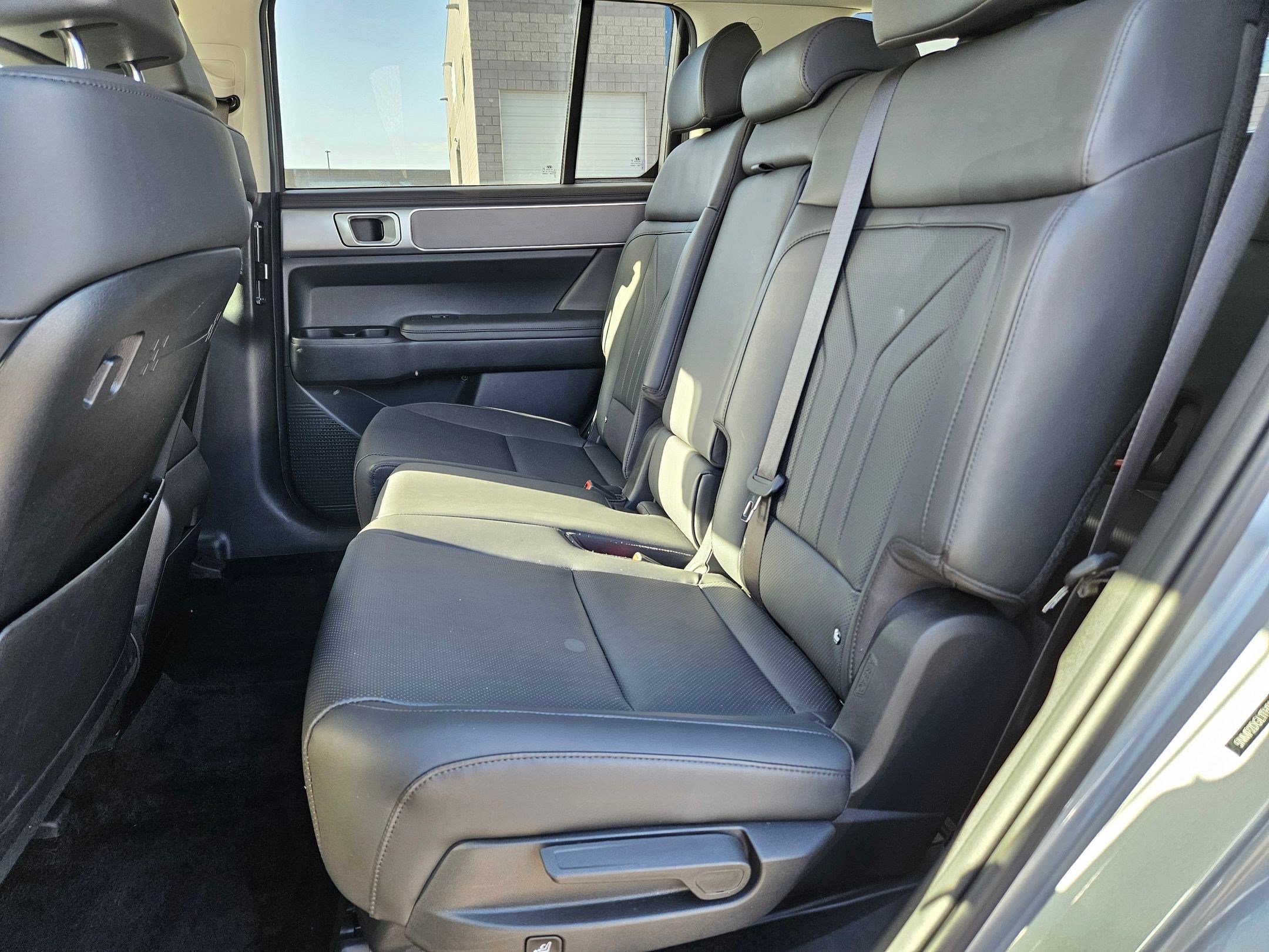 Used 2026 Shimmering Silver Hyundai SEL image 27