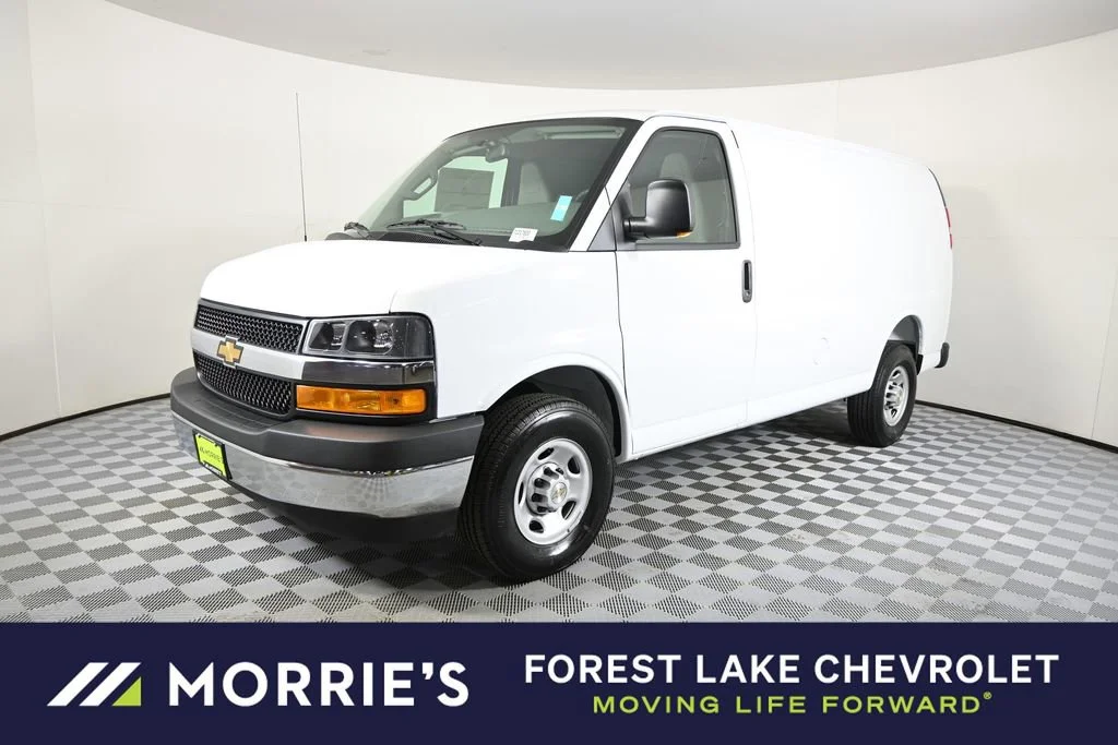 2026 Chevrolet Express 3500 Work Van HD's photo