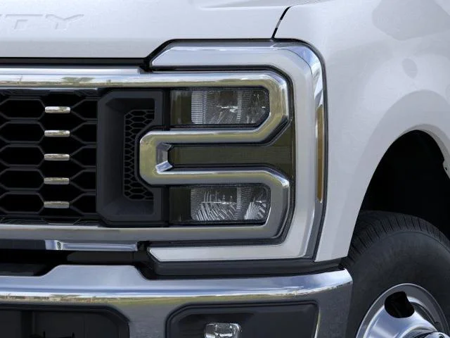 New 2026 Star White Metallic Tri-Coat Ford F-350® King Ranch® image 40