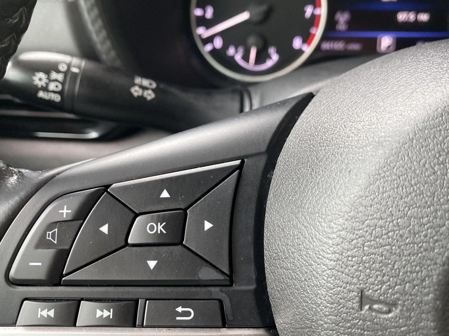 Used 2022 Fresh Powder Nissan SV image 33