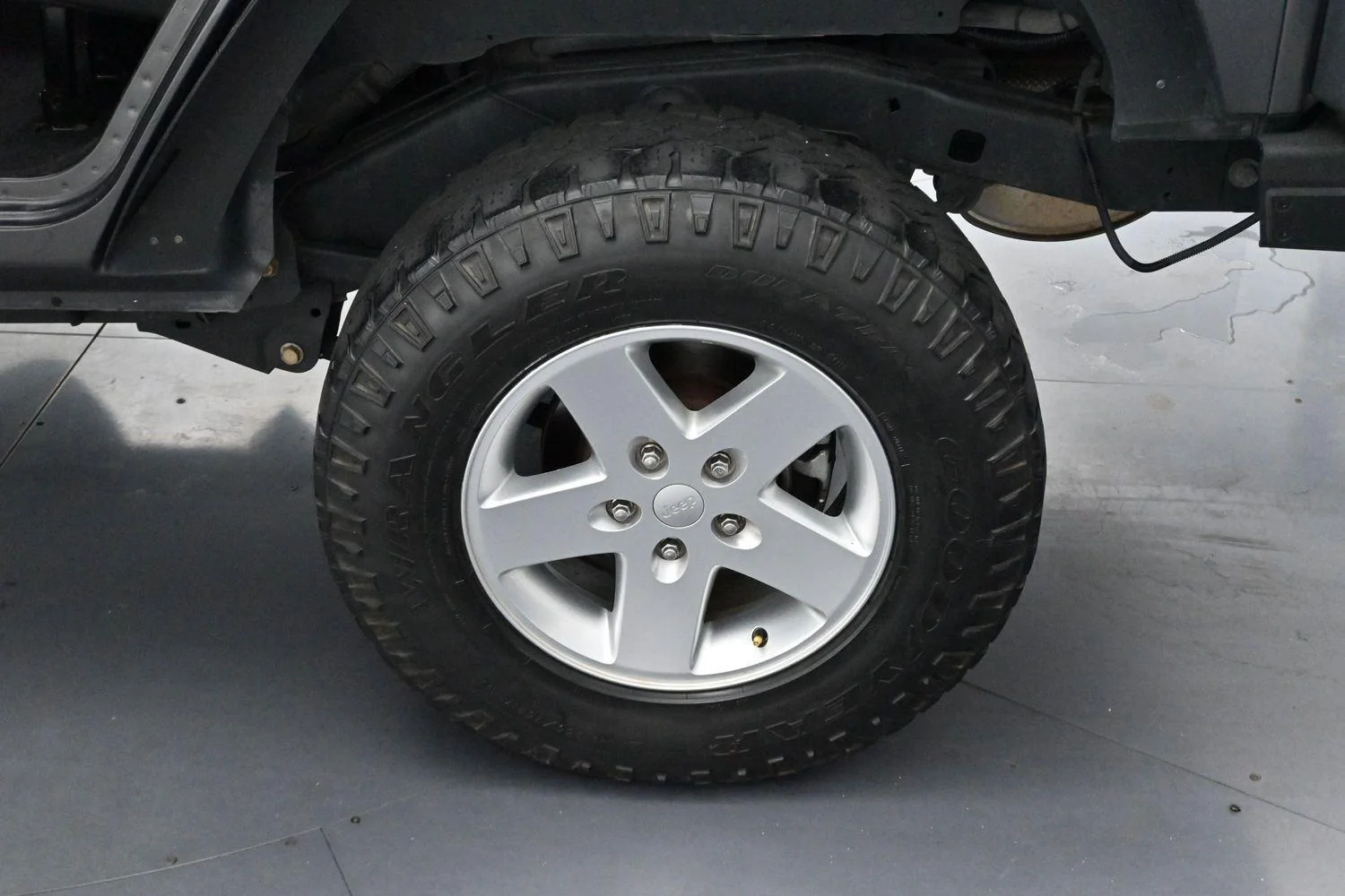 Used 2017 Granite Crystal Metallic Clearcoat Jeep Rubicon image 27