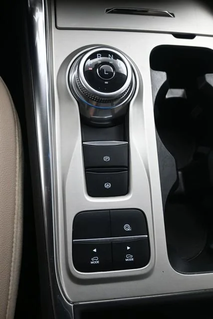Used 2023 Oxford White Ford Limited image 20