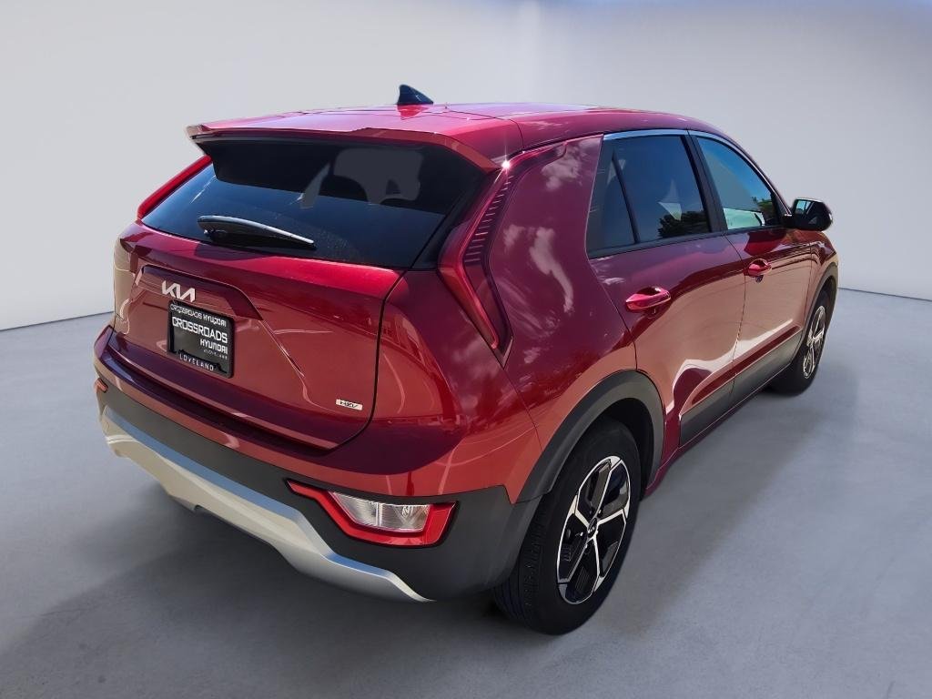 Used 2025 Runway Red Kia LX image 5