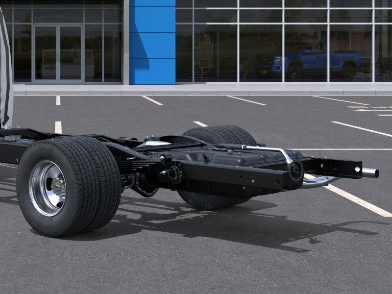 New 2026 Summit White Chevrolet 1WT image 11