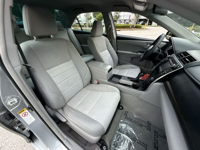 Used 2016 Silver Toyota LE image 25