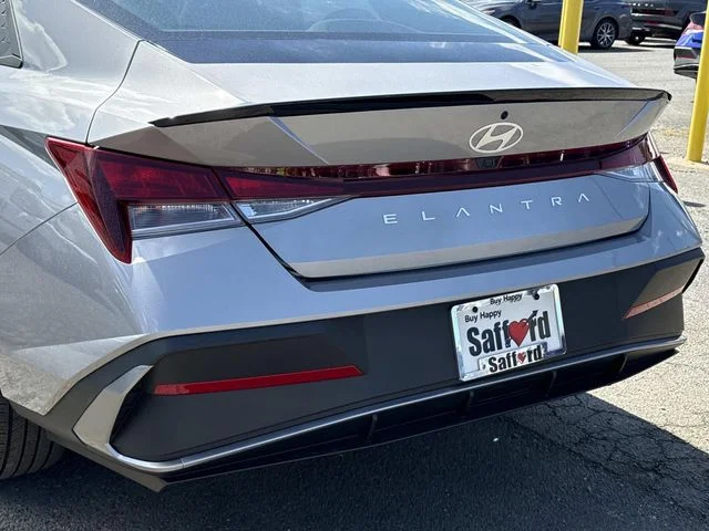 Used 2025  Hyundai SEL Sport image 10