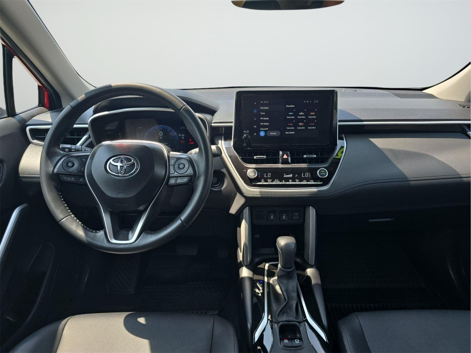 Used 2025 Soul Red Crystal Toyota XLE image 9