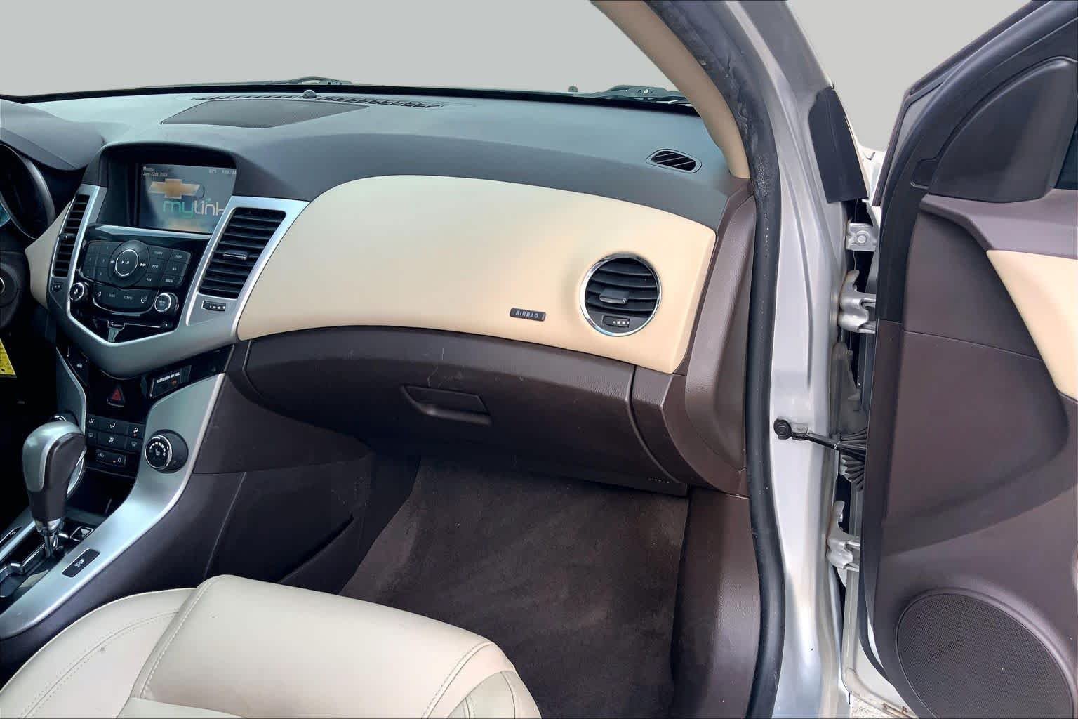 Used 2016 Silver Ice Metallic Chevrolet LT image 17