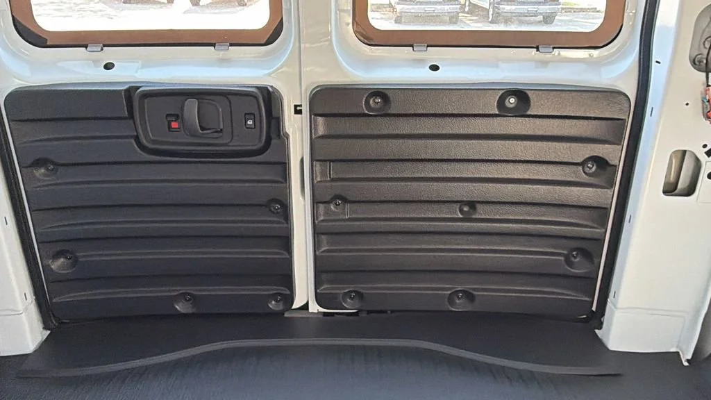 2025 Chevrolet Express Cargo Work Van - Photo 22