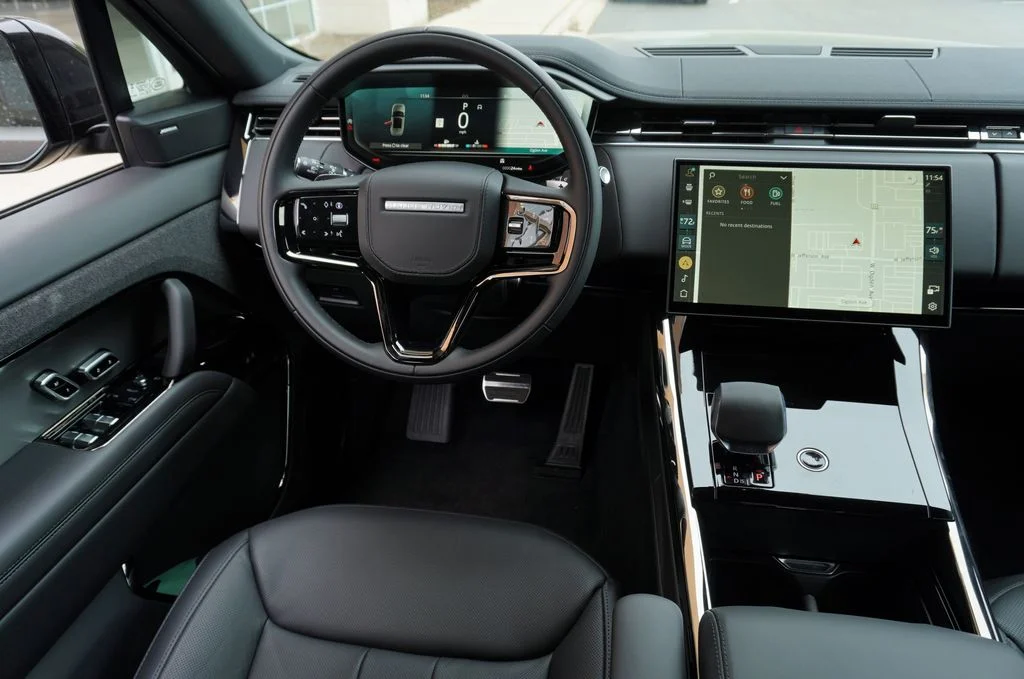 New 2026 Charente Grey Land Rover Dynamic SE image 14