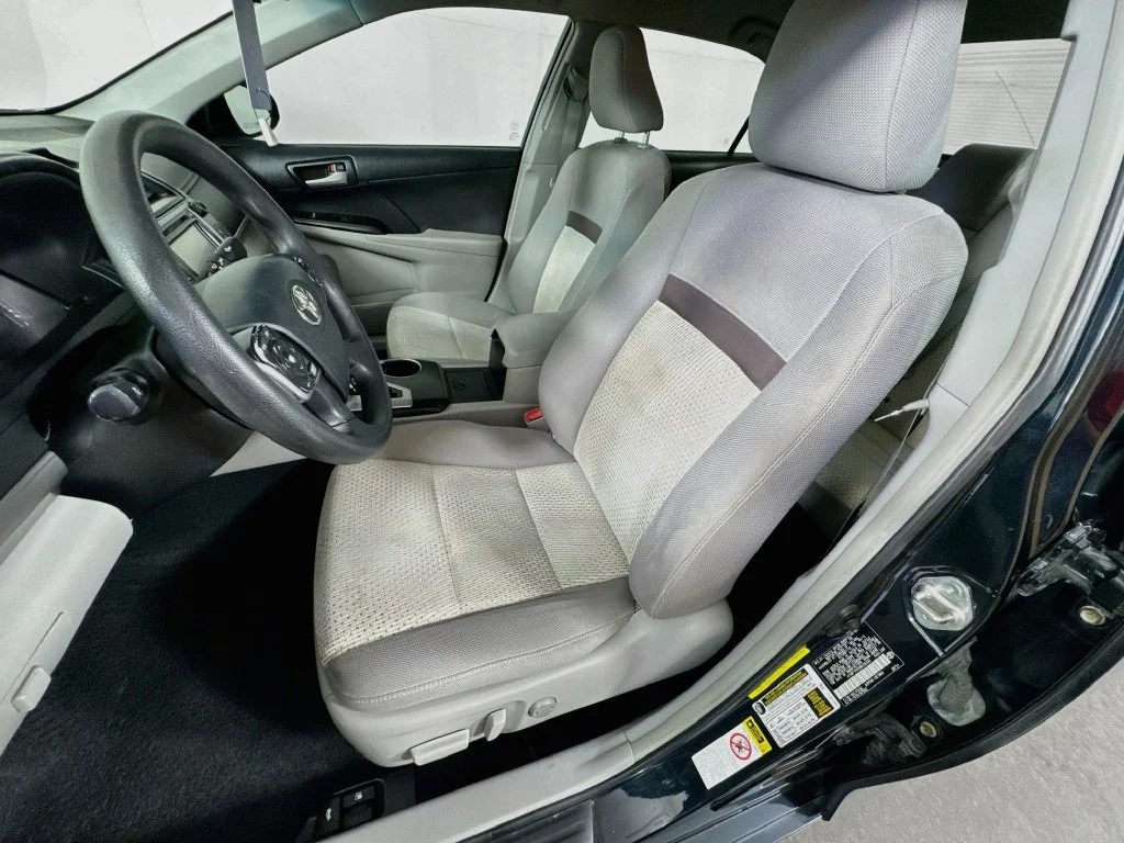 Used 2013 Gray Toyota LE image 22