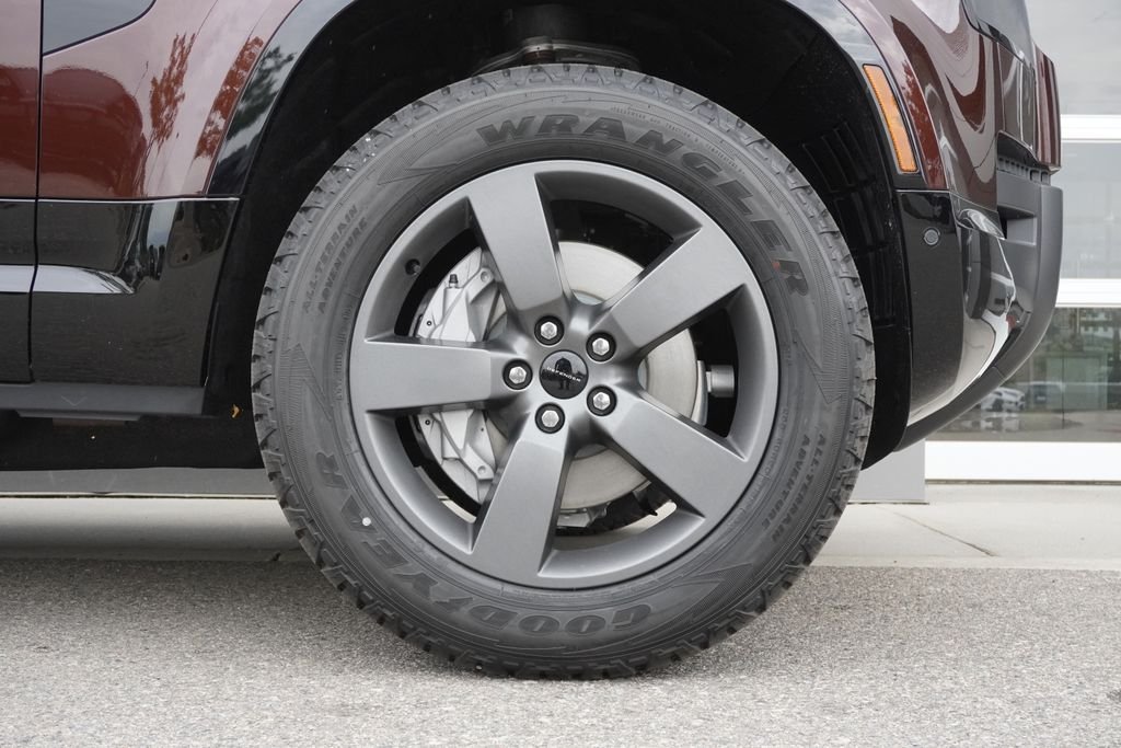 New 2026 Sedona Red Land Rover X-Dynamic SE image 30