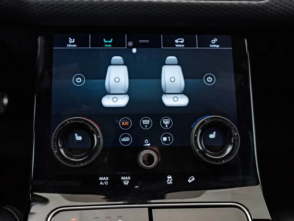 Used 2019 Santorini Black Metallic Land Rover R-Dynamic SE image 39